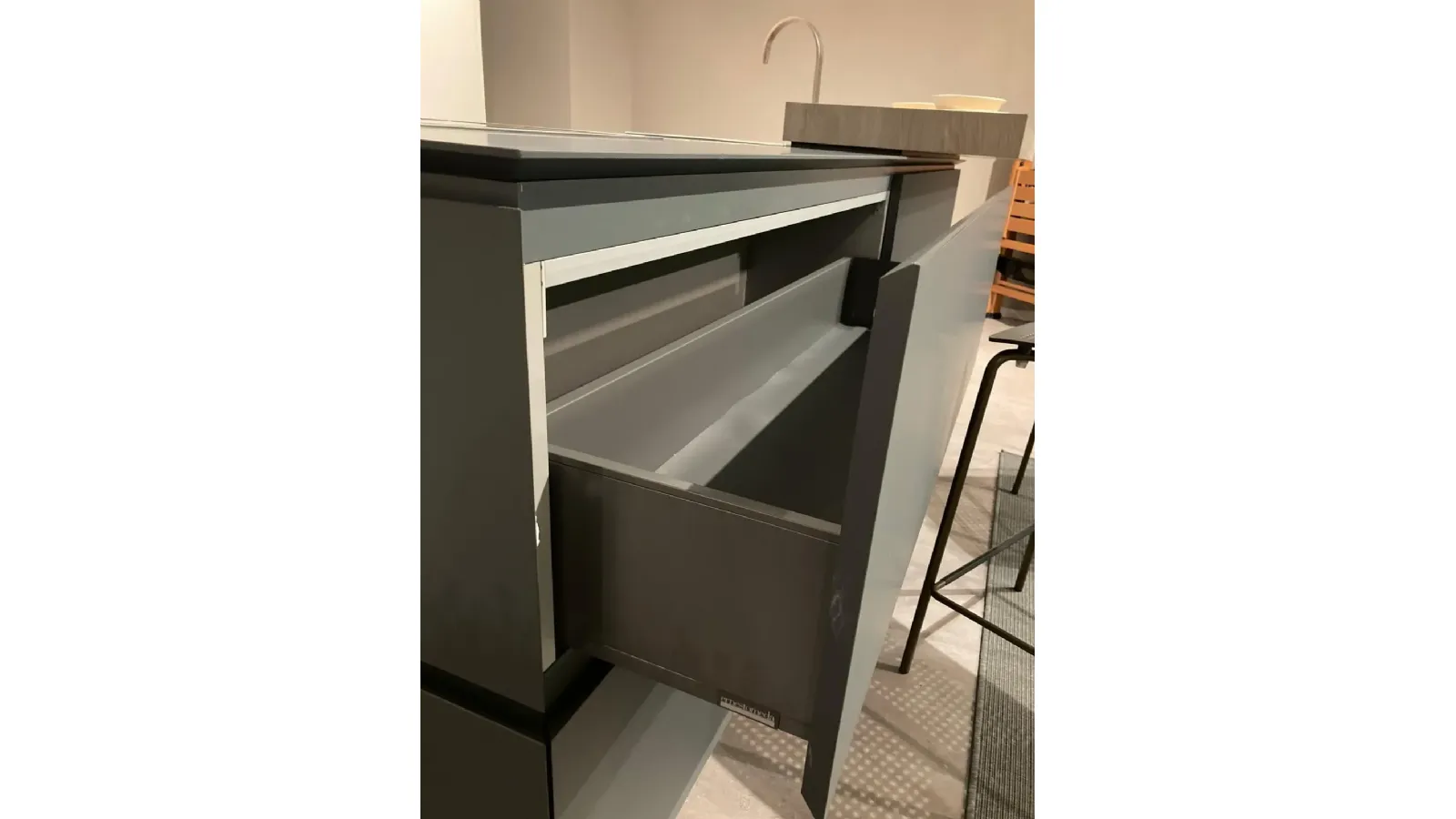 Cucina con isola Ernestomeda Obliqua SCONTATA 56%