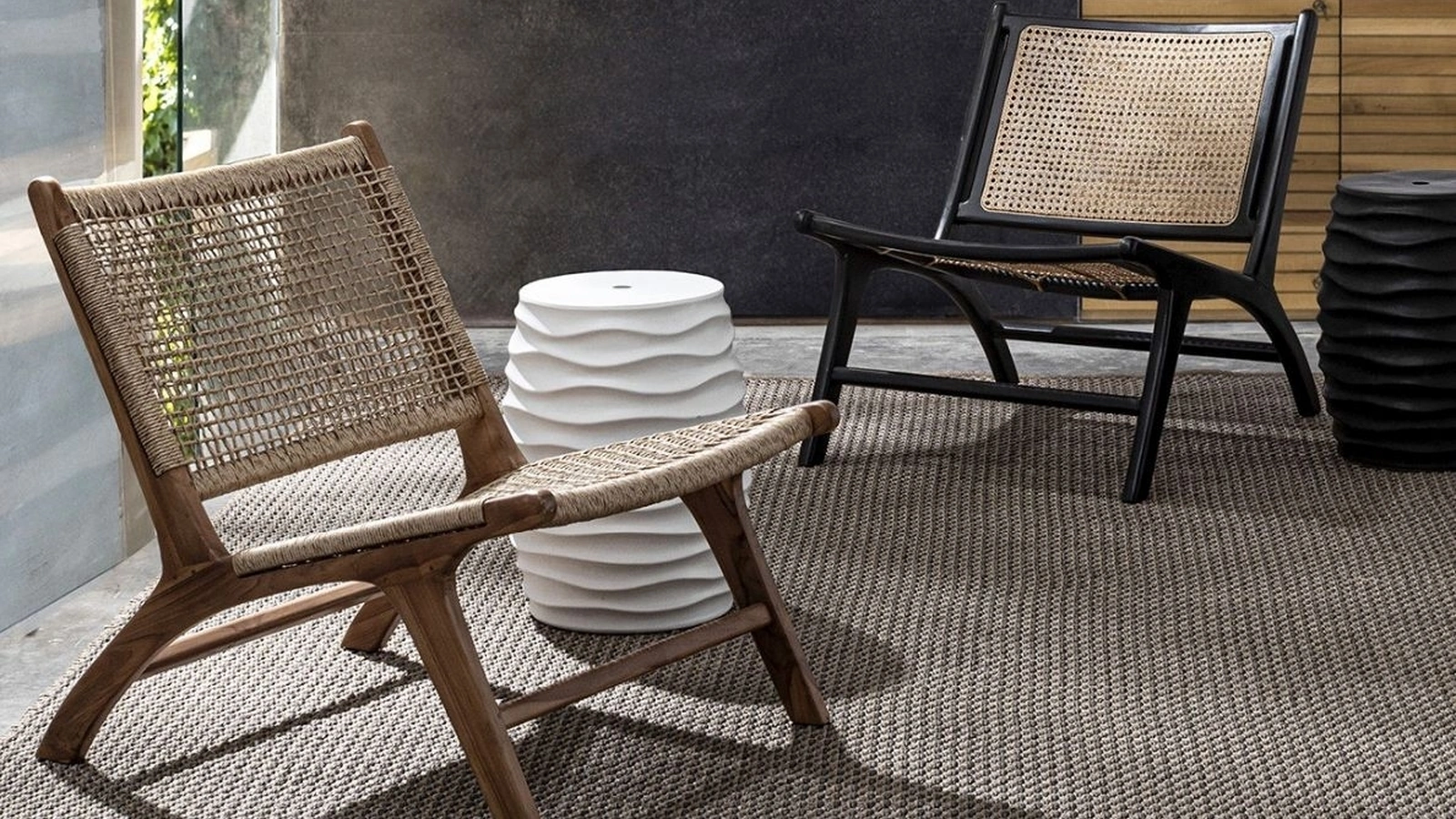 Poltrona da giardino in fibra sintetica e Teak Adelita di Bizzotto