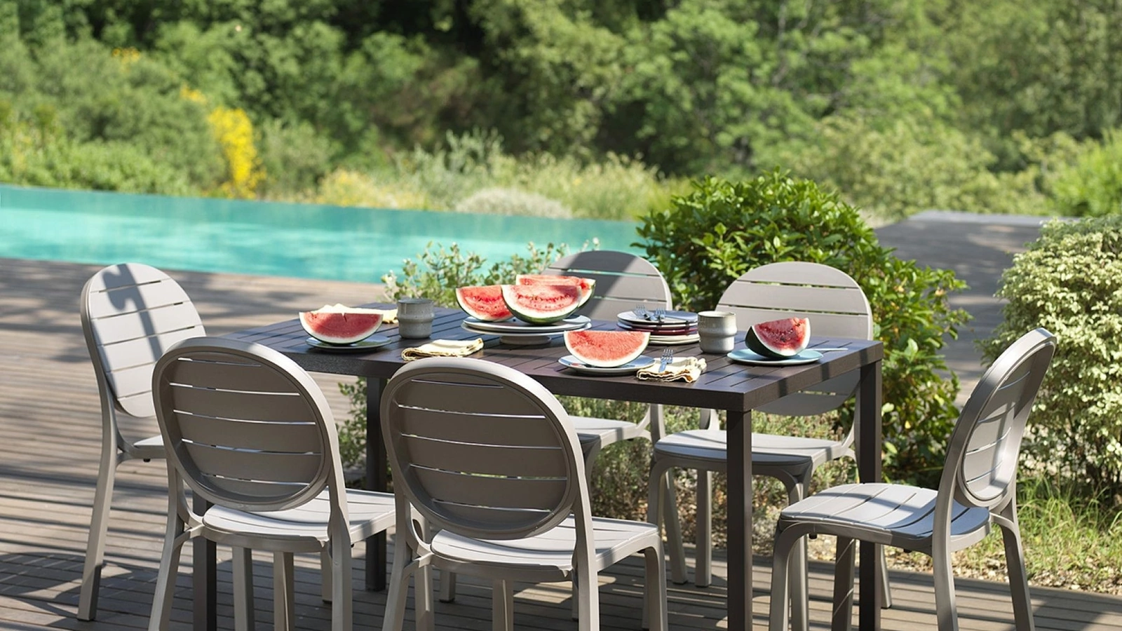 Tavolo per esterni in polipropilene con gambe in metallo Cube 140x80 di Nardi