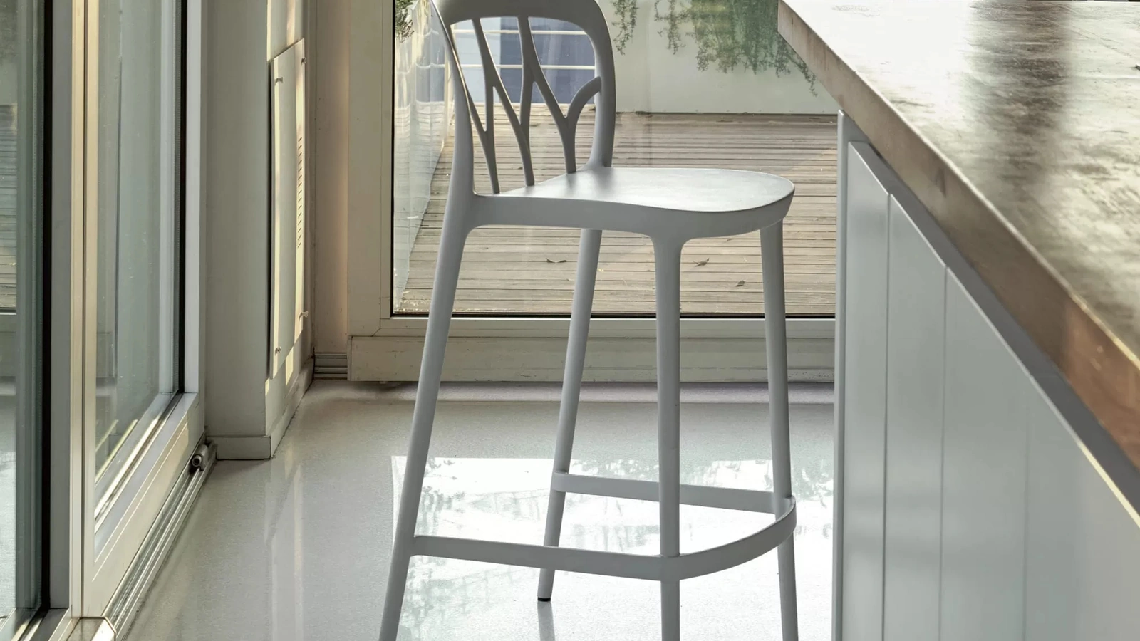 Sgabello Galaxy Outdoor in polipropilene e fibra di vetro di Bontempi