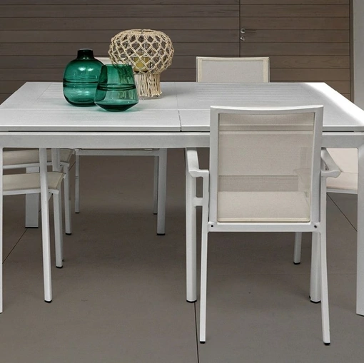 Tavolo quadrato Konnor in alluminio di Bizzotto