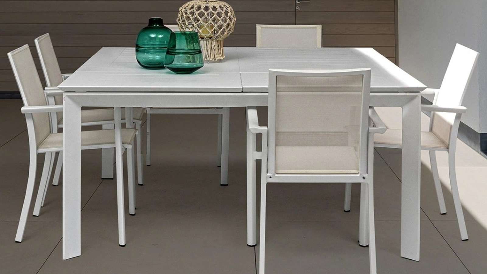 Tavolo quadrato Konnor in alluminio di Bizzotto