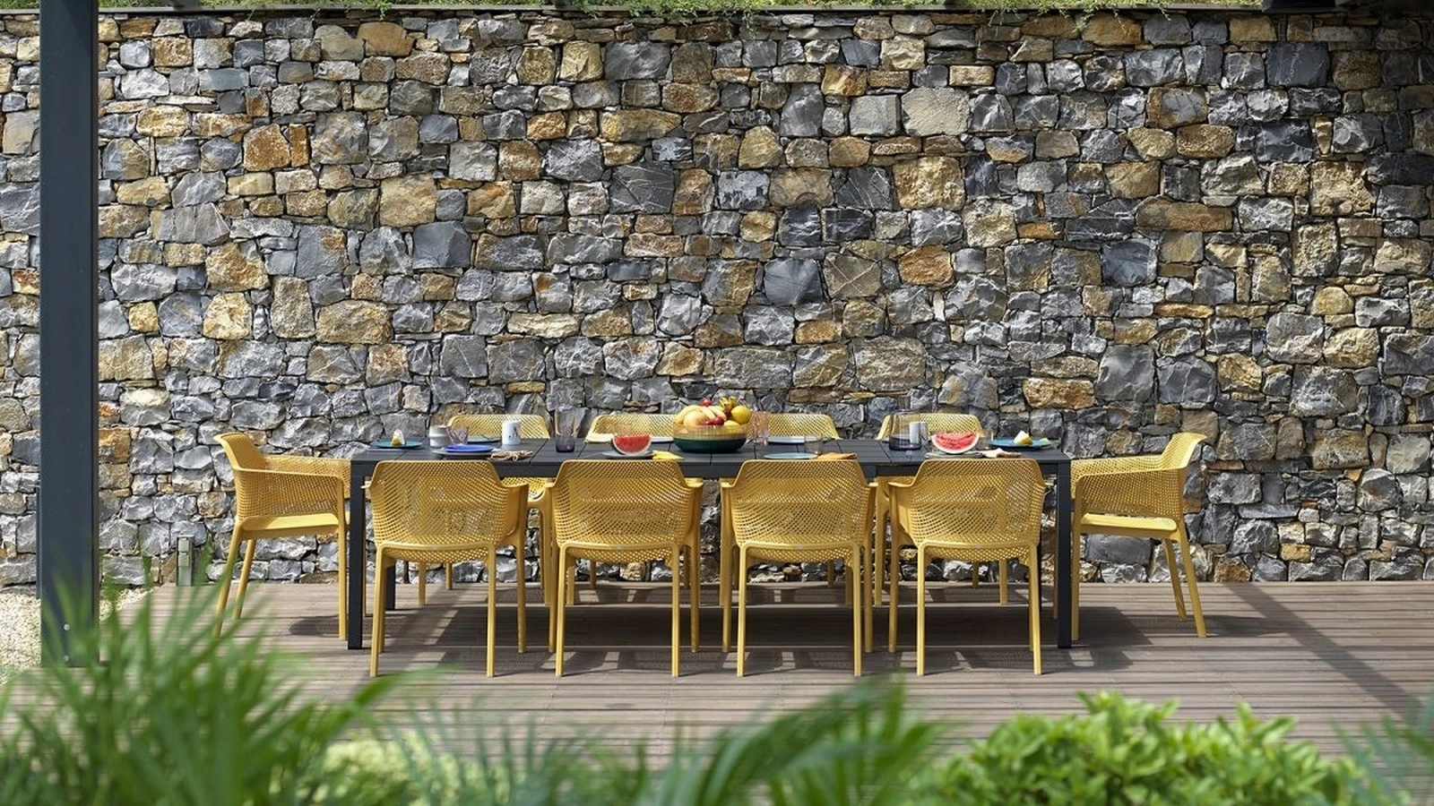 Sedia per esterni impilabile Net di Nardi