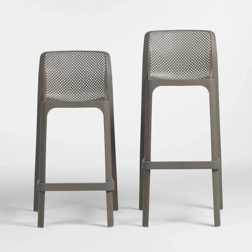 Sgabello per esterni in polipropilene decorato dal particolare motivo a fori quadrati Net Stool di Nardi