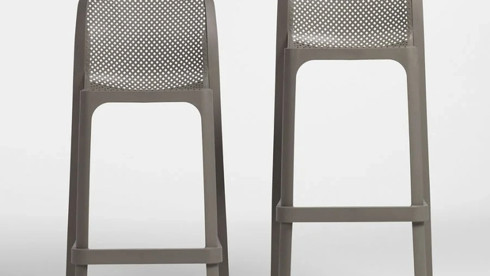 Sgabello per esterni in polipropilene decorato dal particolare motivo a fori quadrati Net Stool di Nardi