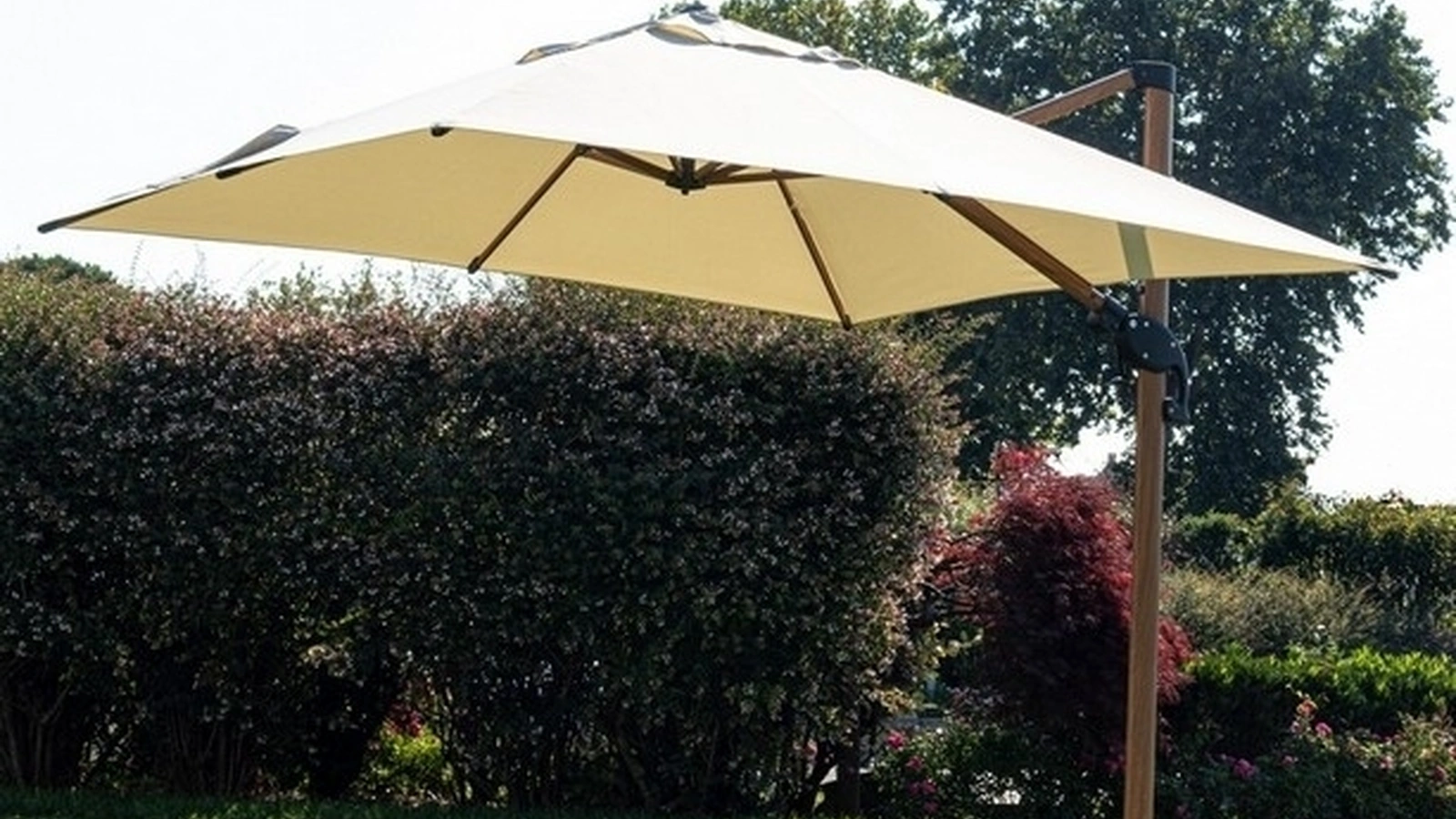 Ombellone in alluminio effetto legno Orion di Bizzotto