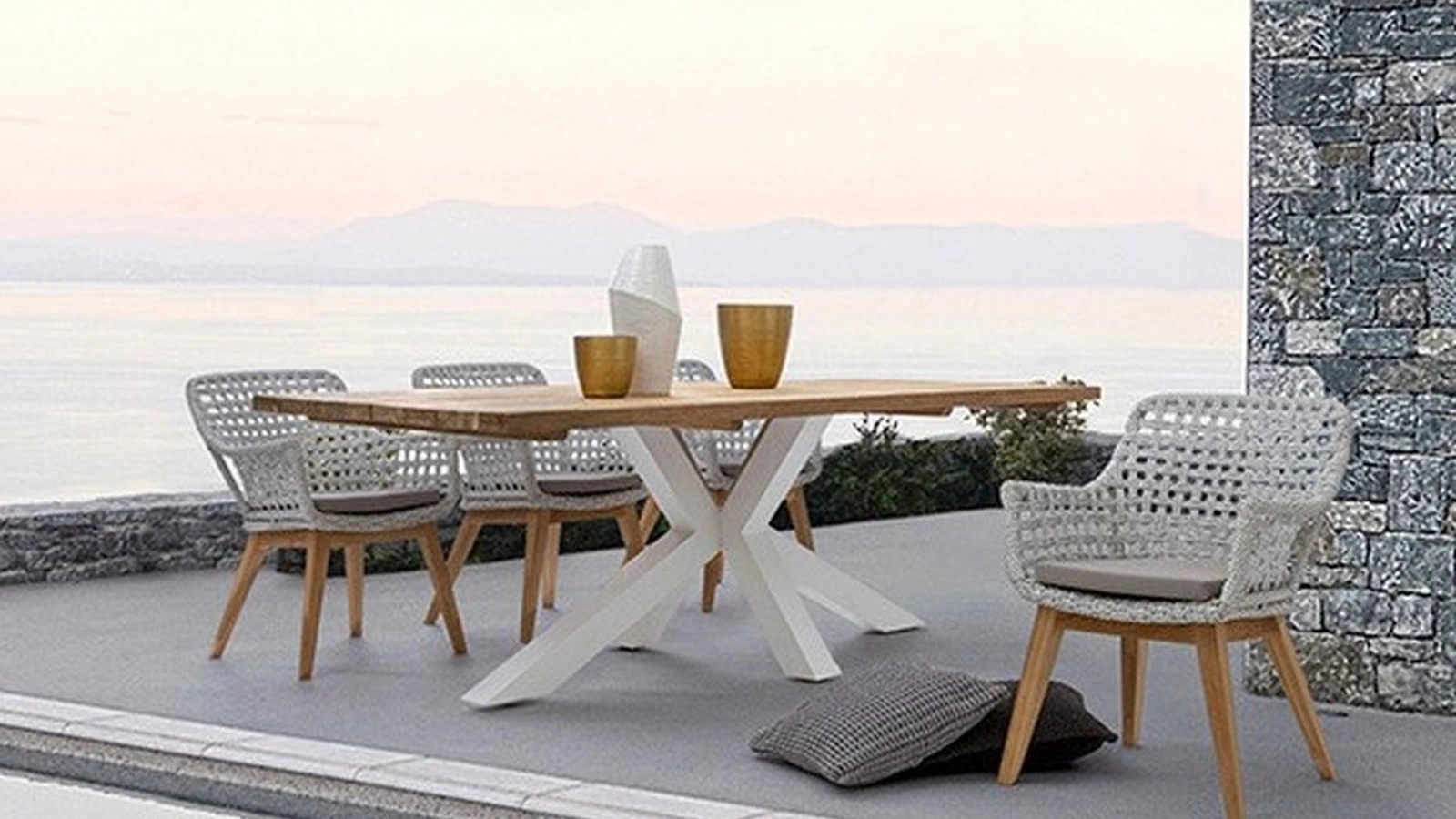 Tavolo in Teak riciclato e alluminio Ramsey di Bizzotto