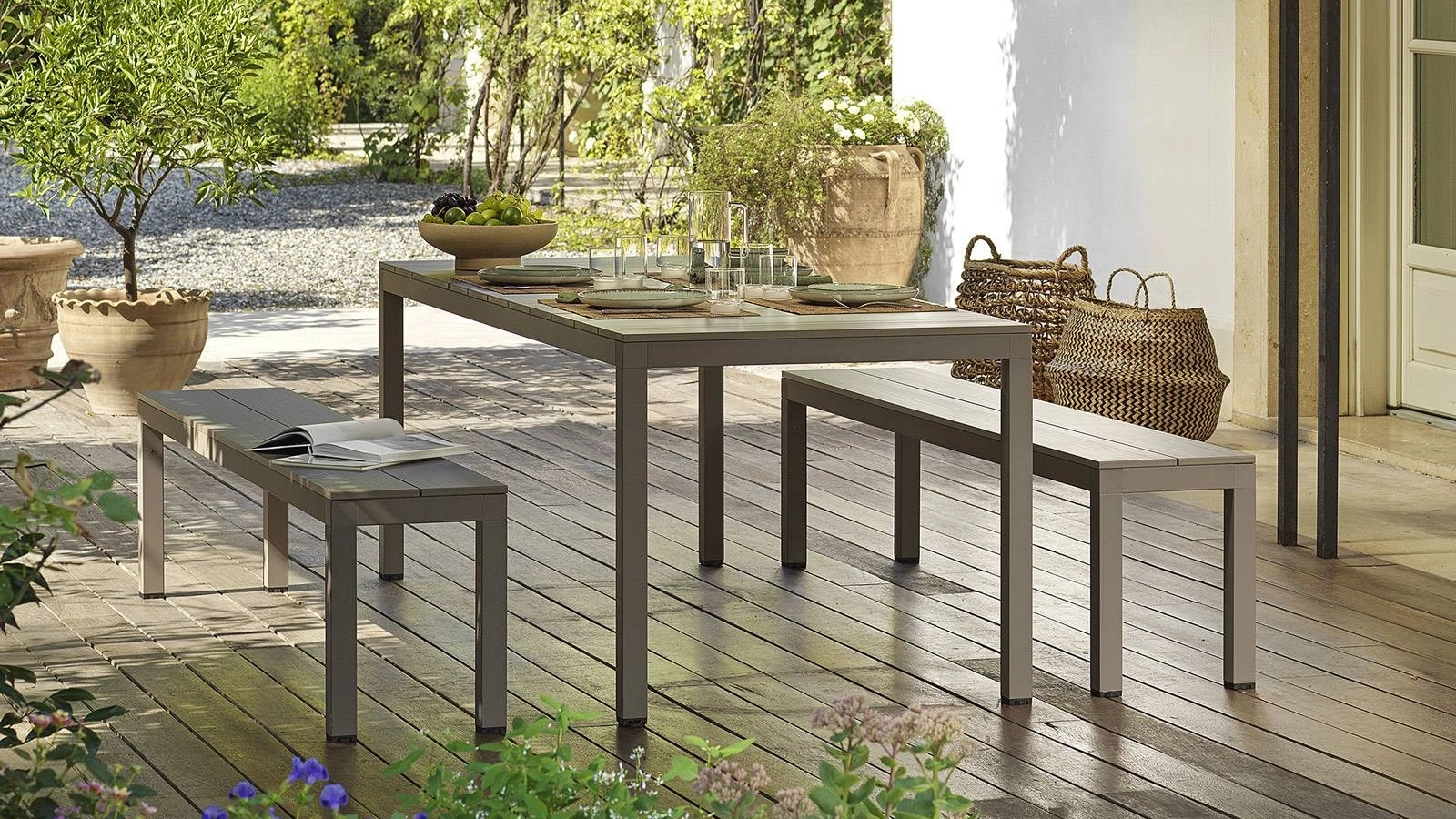 Set da esterno con tavolo e panche in alluminio verniciato Rio Bench Alu di Nardi