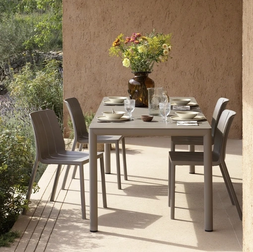 Tavolo allungabile in polipropilene Tevere 147 di Nardi